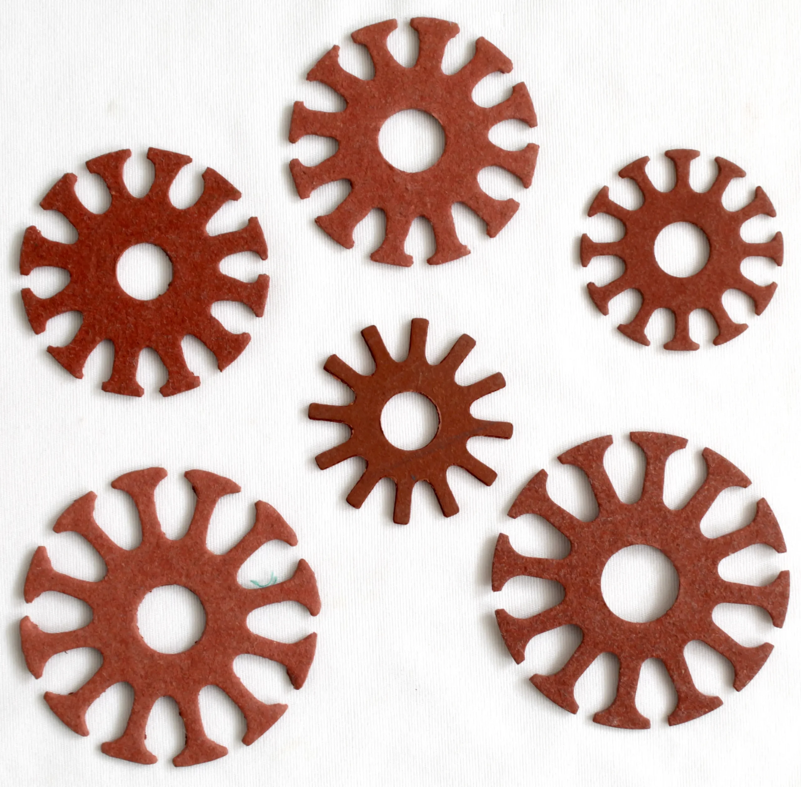 Slotted fibre washers